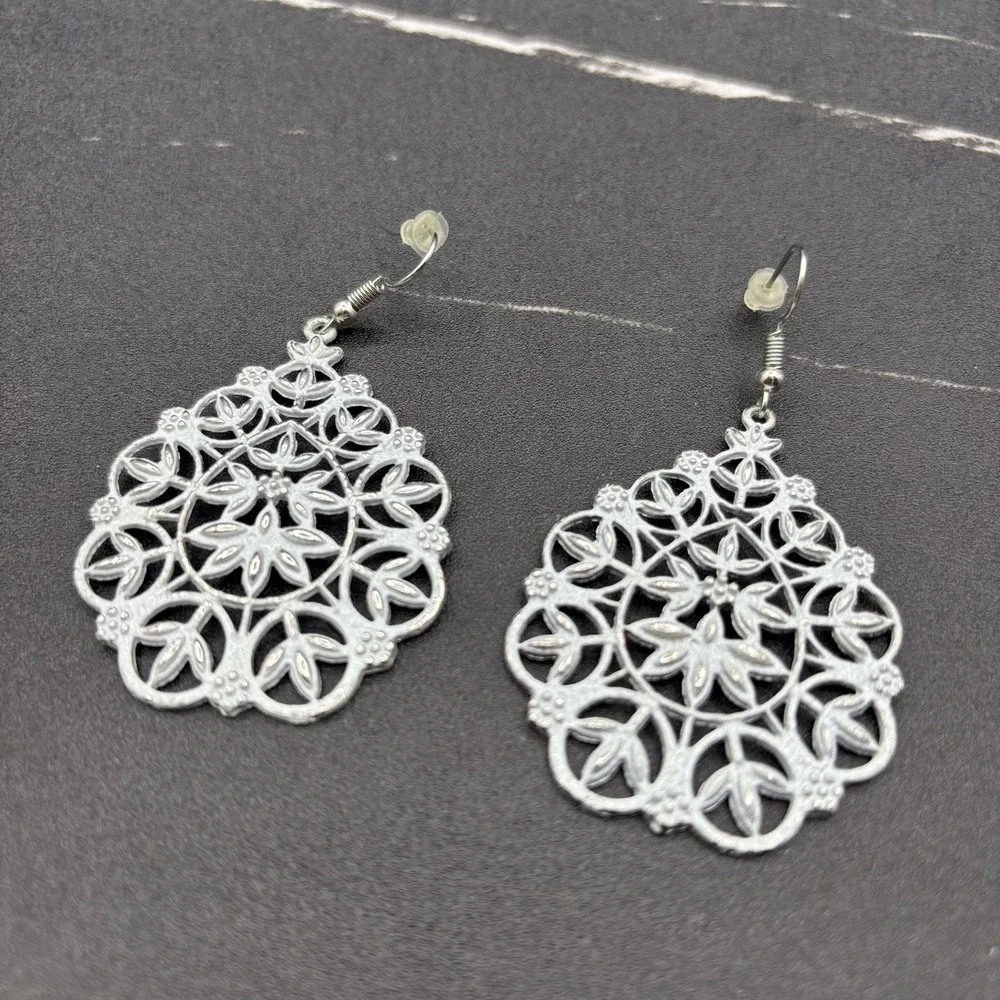 Silver Filigree Teardrop Dangle Earrings Boho Floral‎ Lightweight Statement